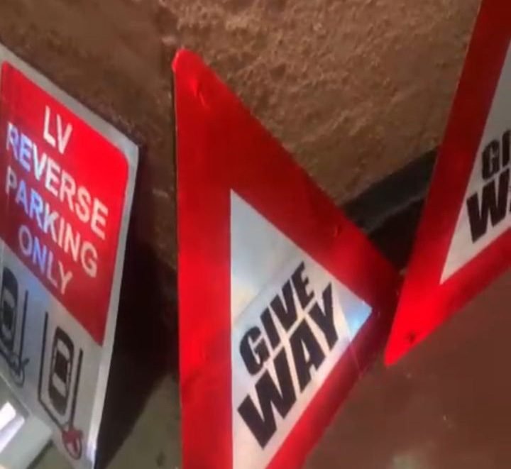 Road traffic safety signs